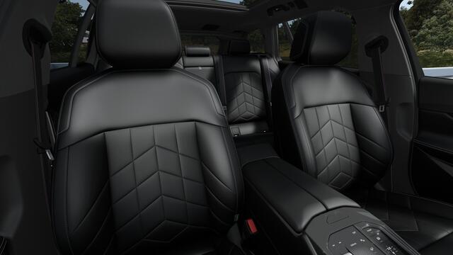 BMW 5-SERIE Touring 530e M Sport Automaat / Panoramadak / Trekhaak / Bowers & Wilkins / Comfortstoelen / Adaptieve LED / Parking Assistant Plus / Stoelventilatie