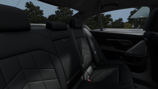 BMW 5-SERIE 530e M Sport Automaat / Panoramadak / Trekhaak / Comfortstoelen / Bowers & Wilkins / Adaptieve LED / Parking Assistant Plus / Stoelventilatie