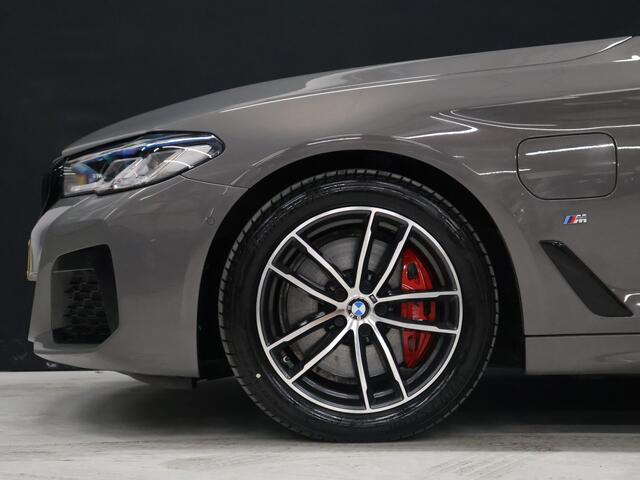 BMW 5-SERIE Touring 530e High Executive M Sport [TREKHAAK UITKLAPBAAR, SCHUIFKANTELDAK, MEMORY SEATS, ADAPTIVE CRUISE CONTROL, APPLE CARPLAY, ANDROID AUTO, HARMAN/KARDON, HUD, 360 CAMERA, NIEUWSTAAT]