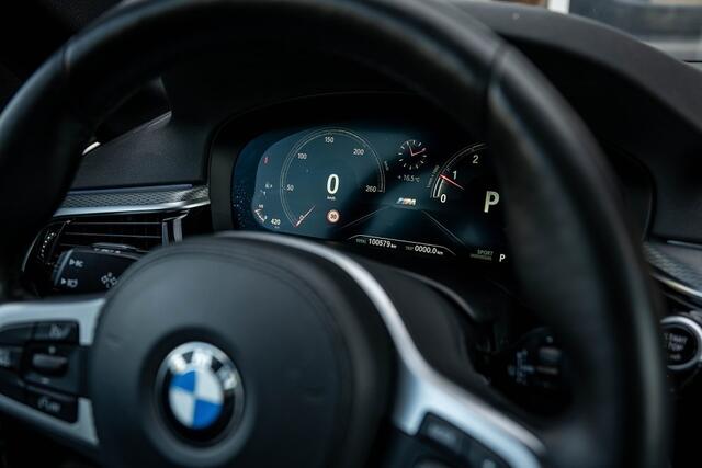 BMW 5-SERIE 520 520i High Executive Edition | M Sport | Panorama | Comfort Seats | Head-Up | 360° | HIFI | NL-Auto | 19' Inch |