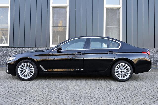 BMW 5-SERIE 520i High Executive Rijklaarprijs-Garantie Leder Sportinterieur Laserlight Navigatie Airco