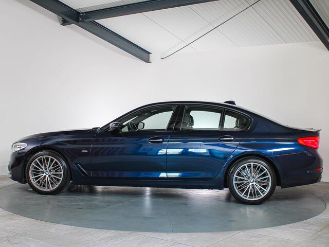 BMW 5-SERIE 520i High Executive Sportline M-sport LED, Volleder, Trekhaak, Memory, Goed onderhouden!