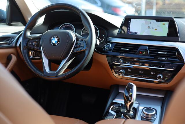 BMW 5-SERIE Touring 520D HIGH EXECUTIVE | LEDER | PANO | TREKHAAK