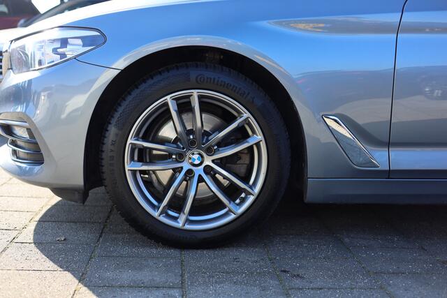 BMW 5-SERIE Touring 520D HIGH EXECUTIVE | LEDER | PANO | TREKHAAK