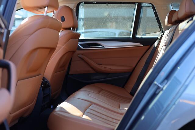 BMW 5-SERIE Touring 520D HIGH EXECUTIVE | LEDER | PANO | TREKHAAK