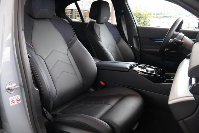 BMW 5-SERIE Sedan 530e | M Sportpakket Pro | Driving Assistant Professional | Stuurverwarming