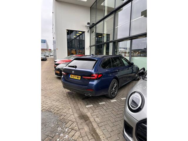 BMW 5-SERIE Touring 530e High Executive | Adaptief Onderstel | Panorama Dak | Keyless | Comfort Stoelen | Driver Ass Prof. | Laser | Head Up | Shadow Line