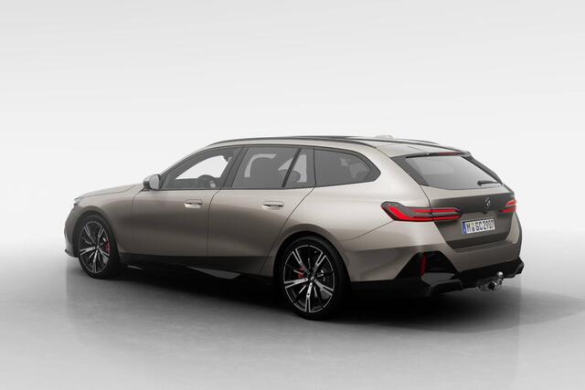 BMW 5-SERIE Touring 520i | M Sport Pro | Innovation Pack | Travel Pack | Comfort Pack | Trekhaak