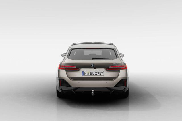 BMW 5-SERIE Touring 520i | M Sport Pro | Innovation Pack | Travel Pack | Comfort Pack | Trekhaak