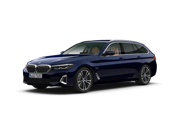 BMW 5-SERIE Touring 530e Luxury Line - Trekhaak - Parking/Driving Assistant - Comfort Acces - Getinte ruiten - zonneschermen achterportierramen - Elektrisch verwarmde voorstoelen - Ambiance verlichting -