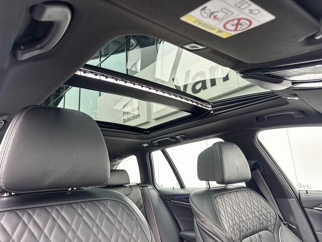 BMW 5-SERIE Touring 530i High Executive | M Sport | Panoramadak | Comfortstoelen | Driving Assistant Plus