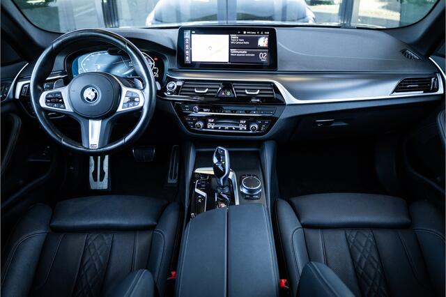 BMW 5-SERIE Touring 530e Business Edition Plus - M Sport | Panorama | Elek. Trekhaak | Stoelverwarming