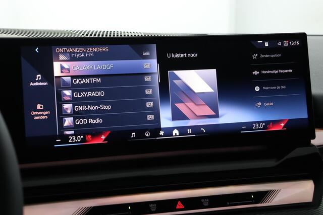 BMW 5-SERIE Touring 550e xDrive | M Sportpakket Pro | Innovation Pack | Travel Pack | Comfort Pack | Panoramadak