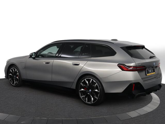 BMW 5-SERIE Touring 550e xDrive | M Sportpakket Pro | Innovation Pack | Travel Pack | Comfort Pack | Panoramadak