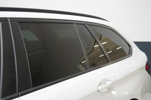 BMW 5-SERIE Touring 530e Business Edition Plus | Harman Kardon | SoH 94% | Head Up | Trekhaak | Adaptive cruise | Sportstoelen | Blind spot | Stuurverwarming