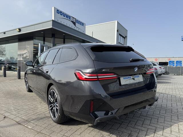 BMW 5-SERIE Touring 530e xDrive 4 WD M sport verwarmd stuur, Trekhaak , Harman Kardon, leer, Alarm, etc