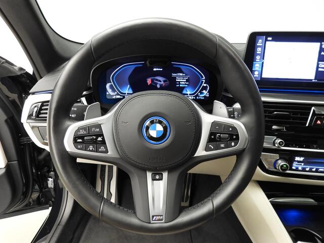 BMW 5-SERIE Touring 530e xDrive | M-sportpakket | Laserlicht | Leder | HUD | Trekhaak | Schuifdak | Keyles go | DAB | Hifi speakers | Alu 19 inch