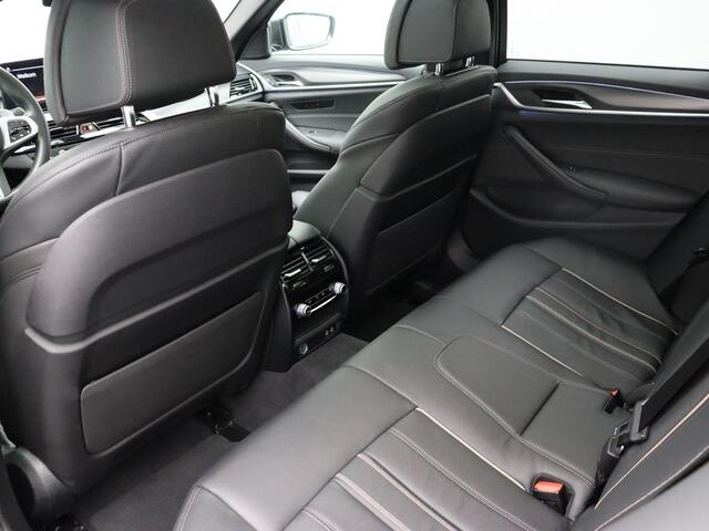 BMW 5-SERIE Sedan 530i High Executive | M Sportpakket | Head-Up Display | Comfortstoelen | Schuifdak |
