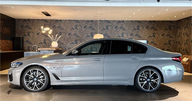 BMW 5-SERIE 530e High Exe I 20" I Massage I Head Up
