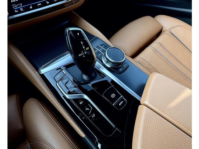 BMW 5-SERIE 530e High Exe I 20" I Massage I Head Up