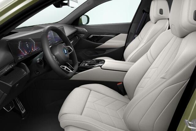 BMW 5-SERIE Touring 550e xDrive M-Sport Pro Stuurwielrand Verwarming / Comfort Acces / Adaptief Onderstel Prof / Comfort Acces / Electrische Zwenkhaak / Glazen Dak / Getinte Ramen Achter / Electrisch Verstelbare Voorstoelen / Stoel ventilatie / Driving Prof / Parking