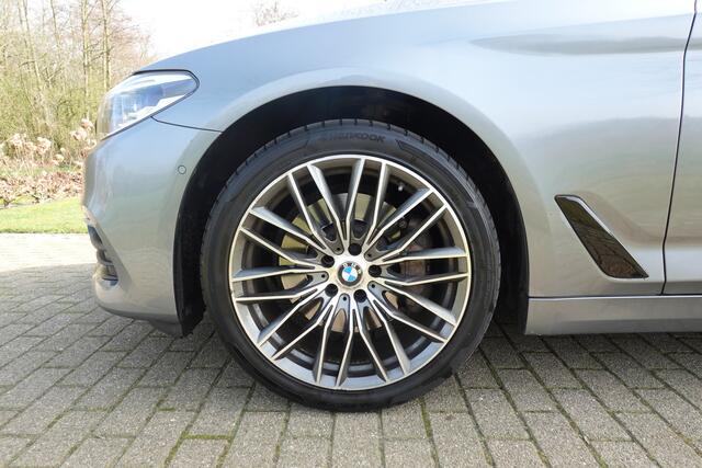 BMW 5-SERIE 530i High Executive | Camera | Memory | Adaptive LED | Trekhaak | Leder |