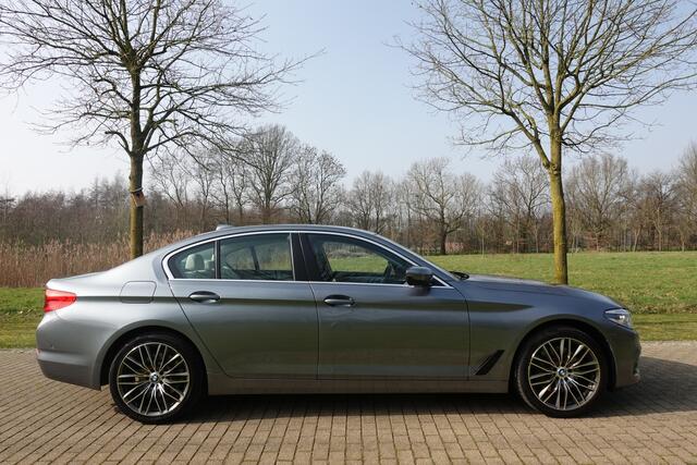 BMW 5-SERIE 530i High Executive | Camera | Memory | Adaptive LED | Trekhaak | Leder |