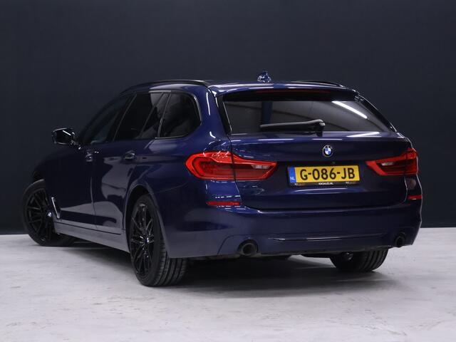 BMW 5-SERIE Touring 520i M Sport [SCHUIFKANTELDAK, CRUISE CONTROL, BLUETOOTH TELEFOON, HUD, ACHTERUITRIJCAMERA, PDC V+A, STOELVERWARMING, BMW ADAPTIVE LED, NIEUWSTAAT]