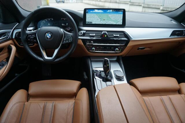BMW 5-SERIE Touring 520i Business Edition Plus/Laser LED/Comfort Stoel Dealeronderhouden.