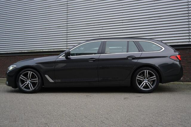 BMW 5-SERIE Touring 520i Business Edition Plus/Laser LED/Comfort Stoel Dealeronderhouden.