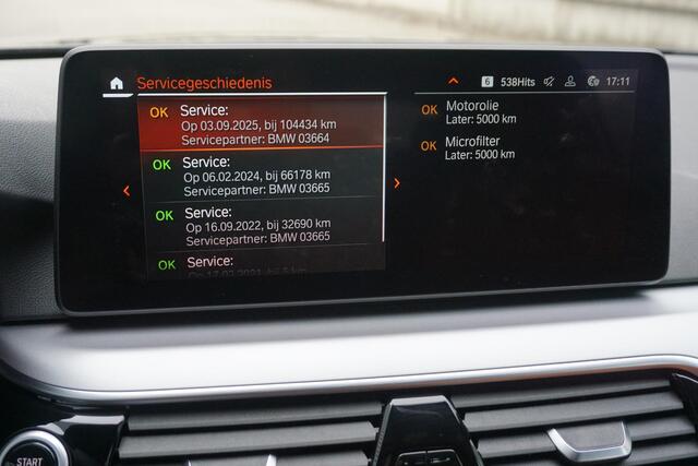 BMW 5-SERIE Touring 520i Business Edition Plus/Laser LED/Comfort Stoel Dealeronderhouden.