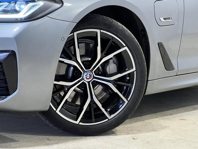 BMW 5-SERIE 530e Business Edition Plus | M-pakket | schuif-/kanteldak | Trekhaak | 360'Camera |