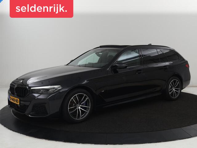 BMW 5-SERIE 530e M Sport | Panoramadak | Adaptive cruise | Stoelverwarming | Trekhaak | Alcantara | Head-Up | Camera | Carplay | Sfeerverlichting | Navigatie | Stuurverwarming | PHEV | Plug In