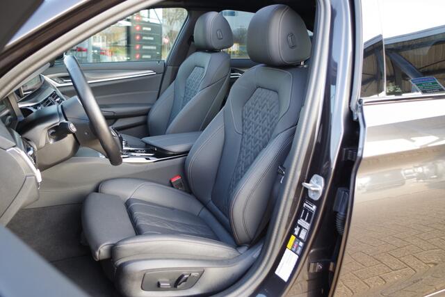 BMW 5-SERIE 530e M-Sport Business Edition Plus 293 PK, Schuifdak, Driving Ass. Prof, Camera, Head-Up, Carplay
