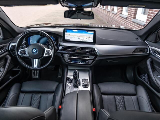 BMW 5-SERIE Touring 530e xDrive Business Edition Plus | Alle opties | HUD | M-Sportpakket | Laserlicht | Pano | Volleder | Glascoating | Elektr.Trekhaak | 360 | Keyless | Etc.