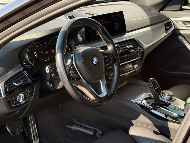 BMW 5-SERIE 520i M-Sport High Executive | Led | Navi | Cruise | Achteruitrijcamera | Bluetooth |