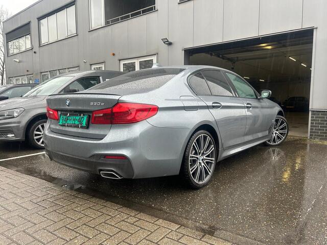 BMW 5-SERIE 530e 252 PK iPerformance High Executive M-Sportpakket / 97% SOH/ Schuifdak/ Sport-Stoelen/ Stoel.Verw/ Camera/ Led-Koplamp/ Shadow-Line/ 20'' LMV