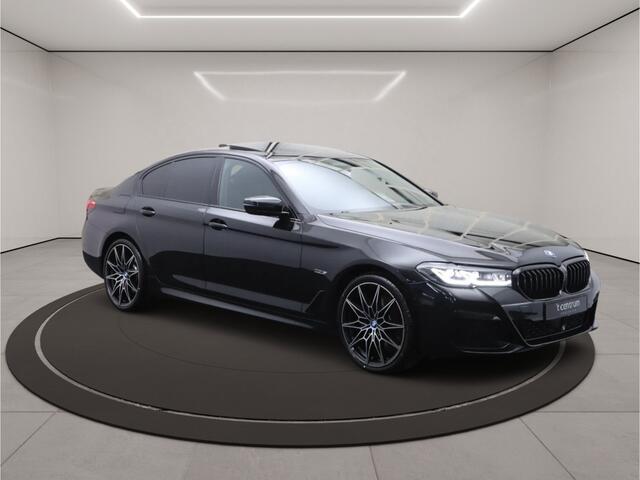 BMW 5-SERIE 530e xDrive Business Edition Plus, Kuipstoelen, Schuifdak, Harman/Kardon Sound