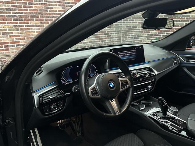 BMW 5-SERIE Touring 530e High Executive M Pakket Panorama Elek Stoel Trekhaak