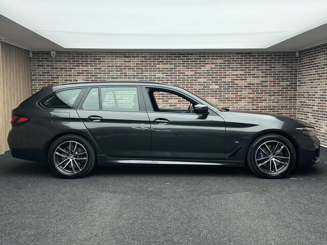 BMW 5-SERIE Touring 530e High Executive M Pakket Panorama Elek Stoel Trekhaak