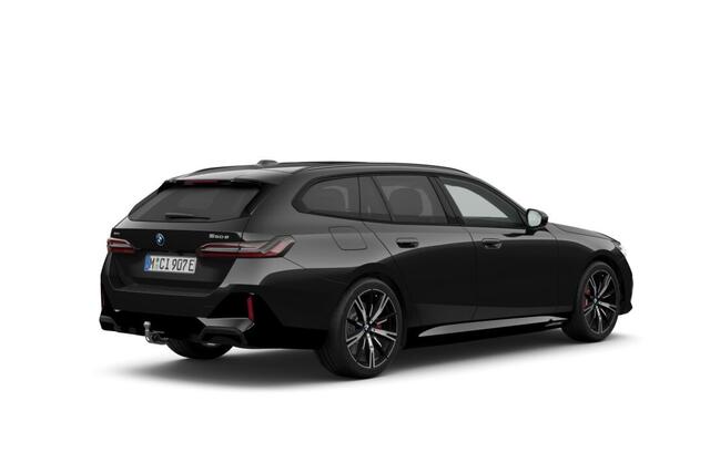 BMW 5-SERIE Touring 550e xDrive | M Sportpakket Pro | Innovation Pack | Travel Pack | Comfort Pack | Trekhaak