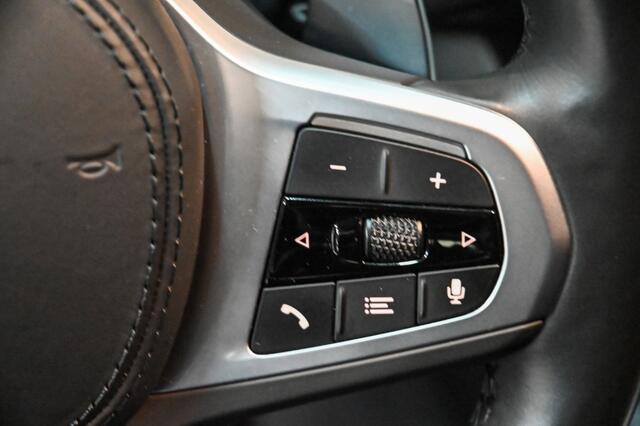 BMW 5-SERIE 530e xDrive | M-Sport | HUD | STOELVERWARMING | HARMAN KARDON |