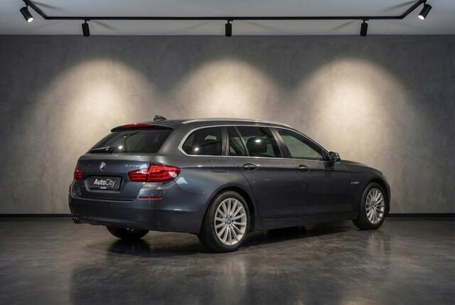BMW 5-SERIE touring 520i Luxury Edition l Pano l HUD l Memory l 360 Camera l VOL OPT