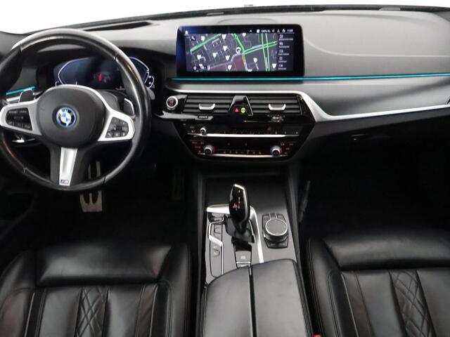 BMW 5-SERIE Touring 530e Business Edition Plus M-Pakket | Stoelverwarming | Harman Kardon | Panoramadak |