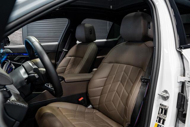 BMW 5-SERIE 550e xDrive *M-Sport Pro / Bowers & Wilkins / Panorama / Stoelventilatie / HUD / Surround-view / Keyless*