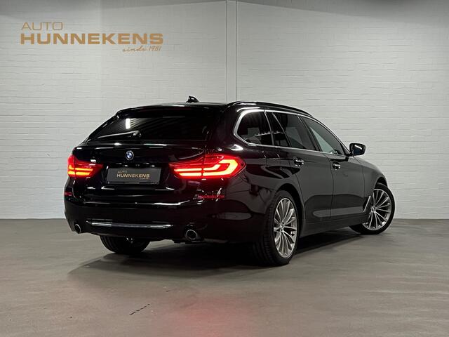 BMW 5-SERIE Touring 520i High Executive Open dak | Adapt. cruise | 360 camera | Head-up | Stoelverwarming | Carplay