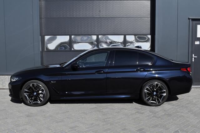 BMW 5-SERIE 545e xDrive High Executive M-pakket Carplay - Trekhaak - 360 camera