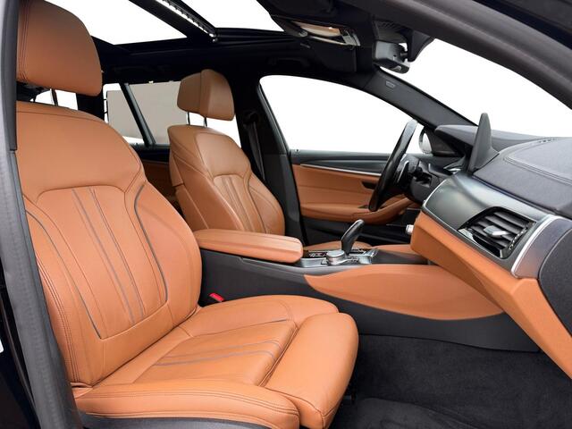 BMW 5-SERIE Touring 530i High Executive ? Laser ? Pano ? 360Cam
