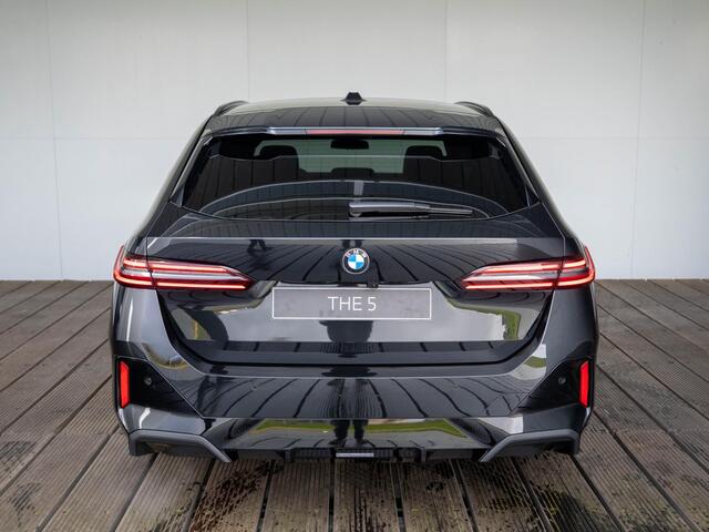 BMW 5-SERIE Touring 520i | M Sportpakket Pro | Equipment Pack Pro | Travel Pack | Showroom Selection