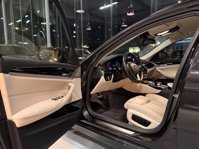 BMW 5-SERIE Touring 530d High Executive Adaptive cruise, Leder, HeadUp.